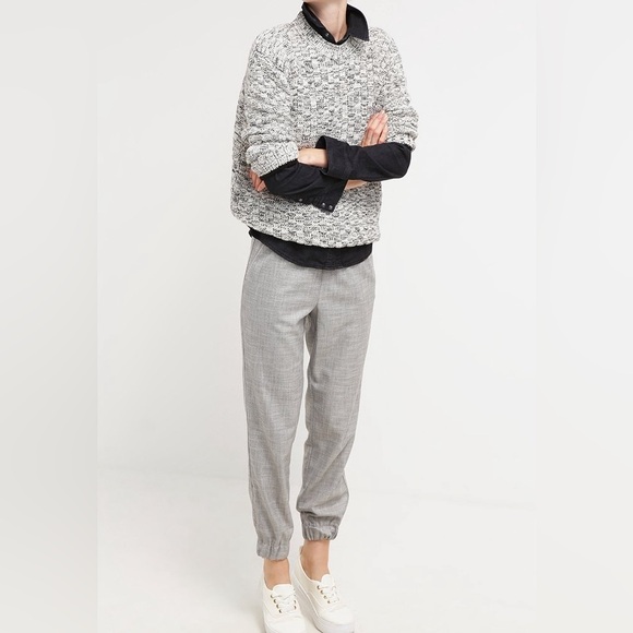 Topshop Black and White Cowl Neck Sweater - Picture 4 of 10